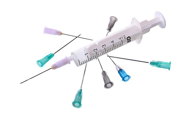Jak probíhá procedura zvětšení rtů injekcí?