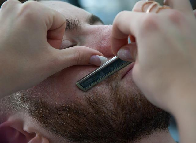 Techniky holení pro citlivou pokožku